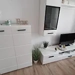 Janine Apartman Brassó