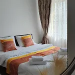Janine Apartman