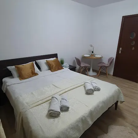 Janine Apartment *